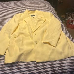 Butter yellow single breasted jacket by Eloquii.